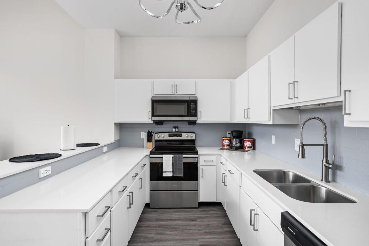 2Br 2Ba In The Block Apartment By Cozysuites Indianapolis Extérieur photo