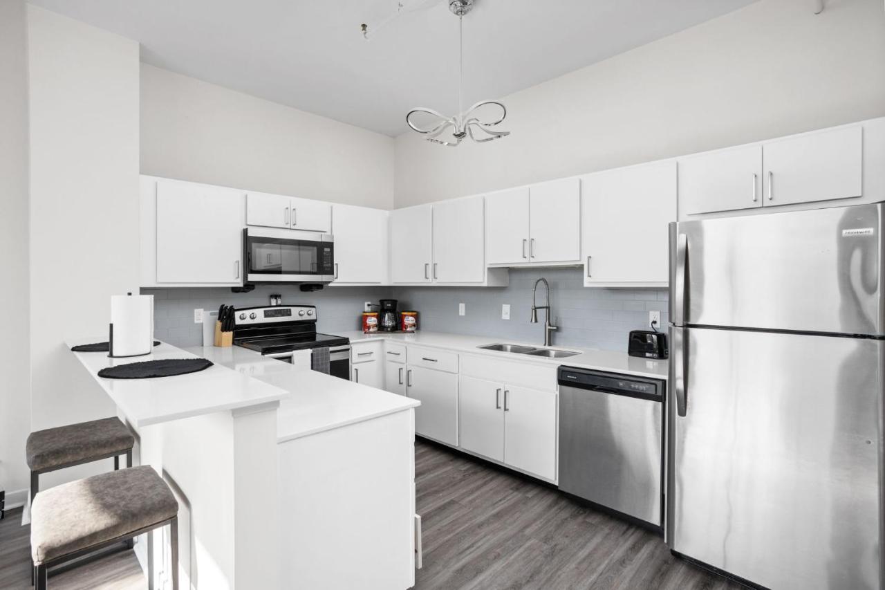 2Br 2Ba In The Block Apartment By Cozysuites Indianapolis Extérieur photo