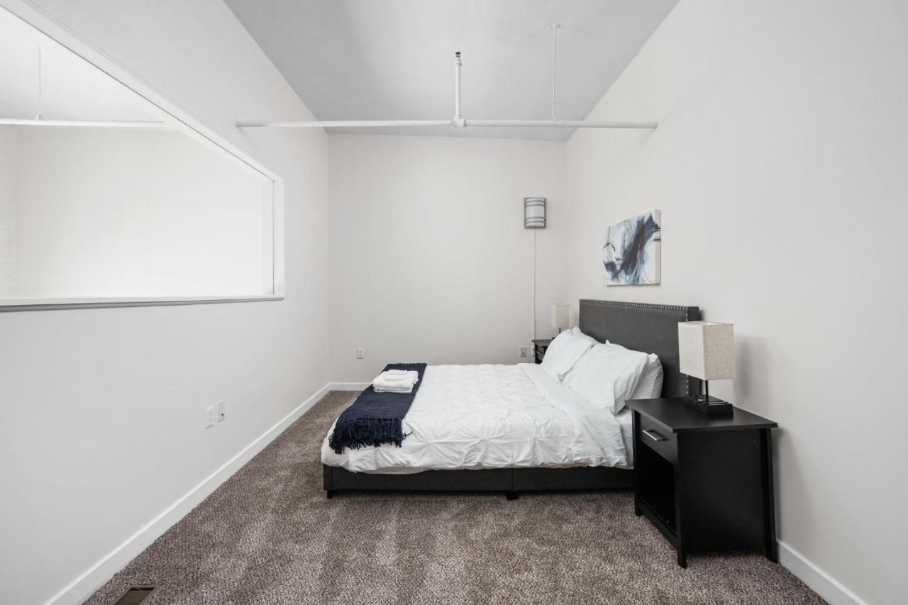 2Br 2Ba In The Block Apartment By Cozysuites Indianapolis Extérieur photo